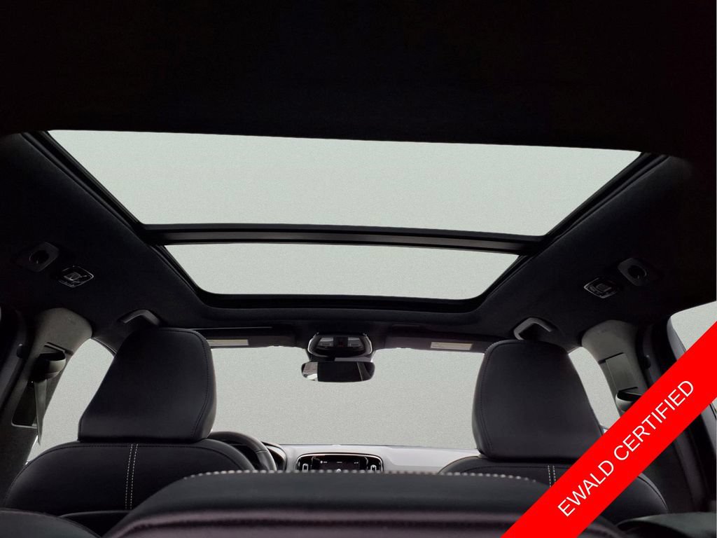 Used 2023 Volvo XC40 Recharge Plus AWD/4WD image 23