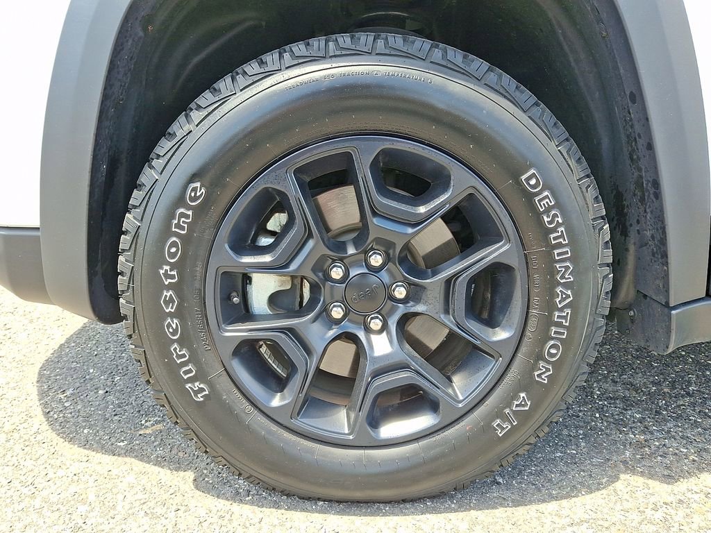 Used 2022 Jeep Cherokee Latitude w/ Sun & Sound Group AWD/4WD image 8