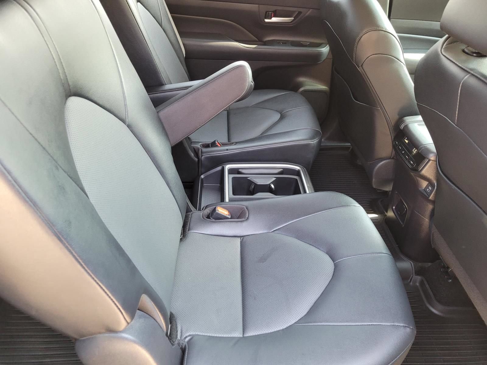 Used 2026 Toyota Grand Highlander FWD image 11