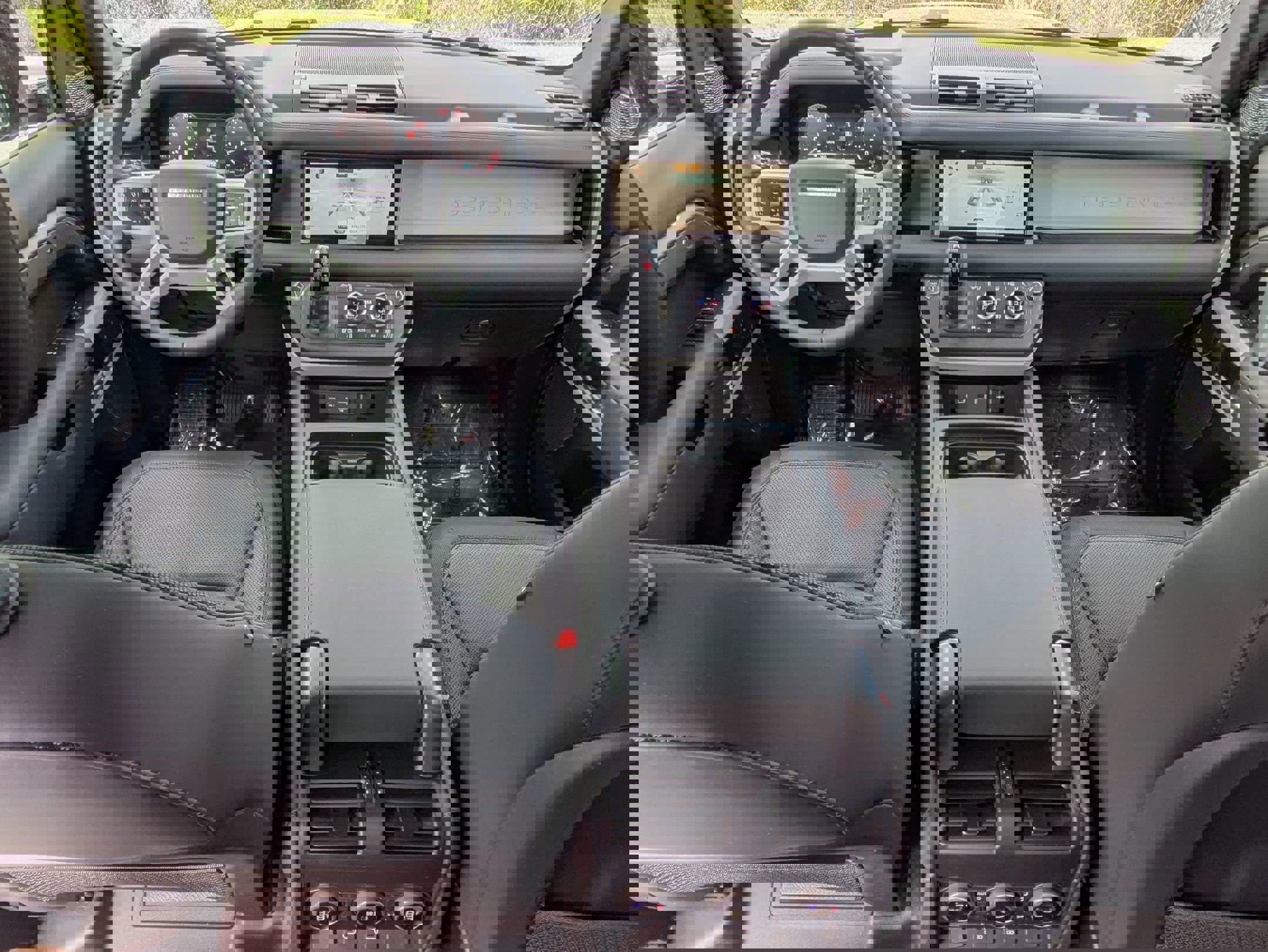 Certified 2024 Land Rover Defender 110 X-Dynamic SE image 25