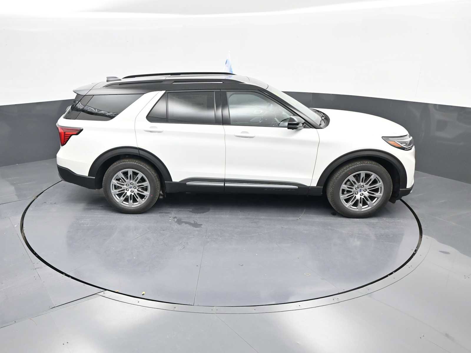 New 2026 Ford Explorer Platinum image 57