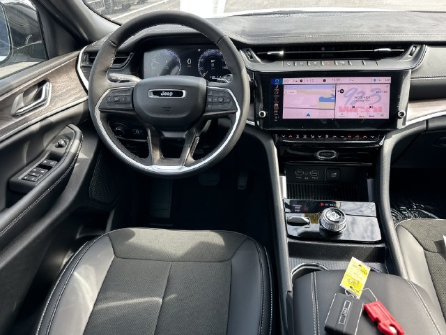 New 2027 Jeep Grand Cherokee 4WD image 17