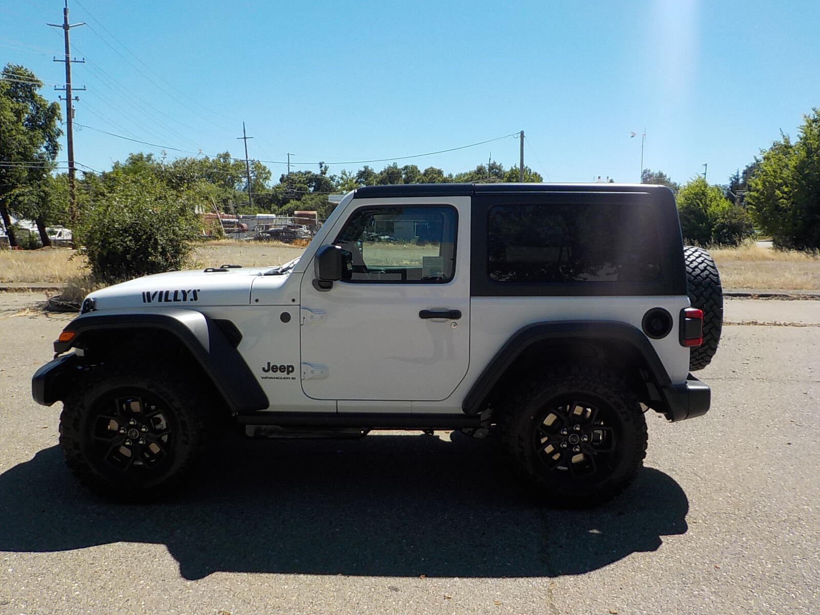 Used 2025 Jeep Wrangler Sport AWD/4WD image 6