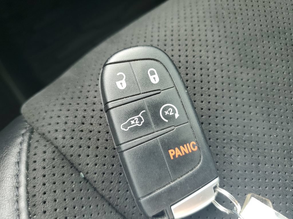 Used 2021 Jeep Grand Cherokee Trailhawk w/ Premium Lighting Group AWD/4WD image 29