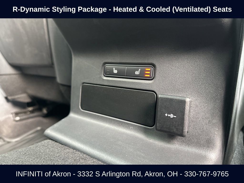 Used 2022 Land Rover Range Rover Velar R-Dynamic S image 32