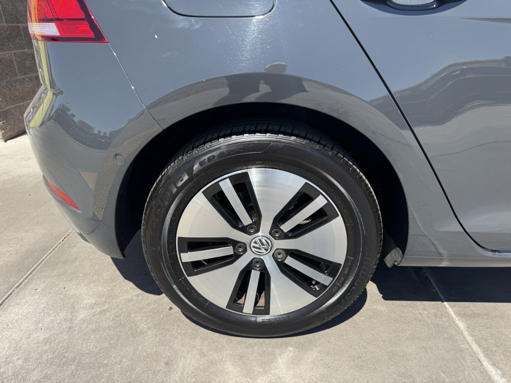 Used 2019 Volkswagen e-Golf SEL Premium image 15