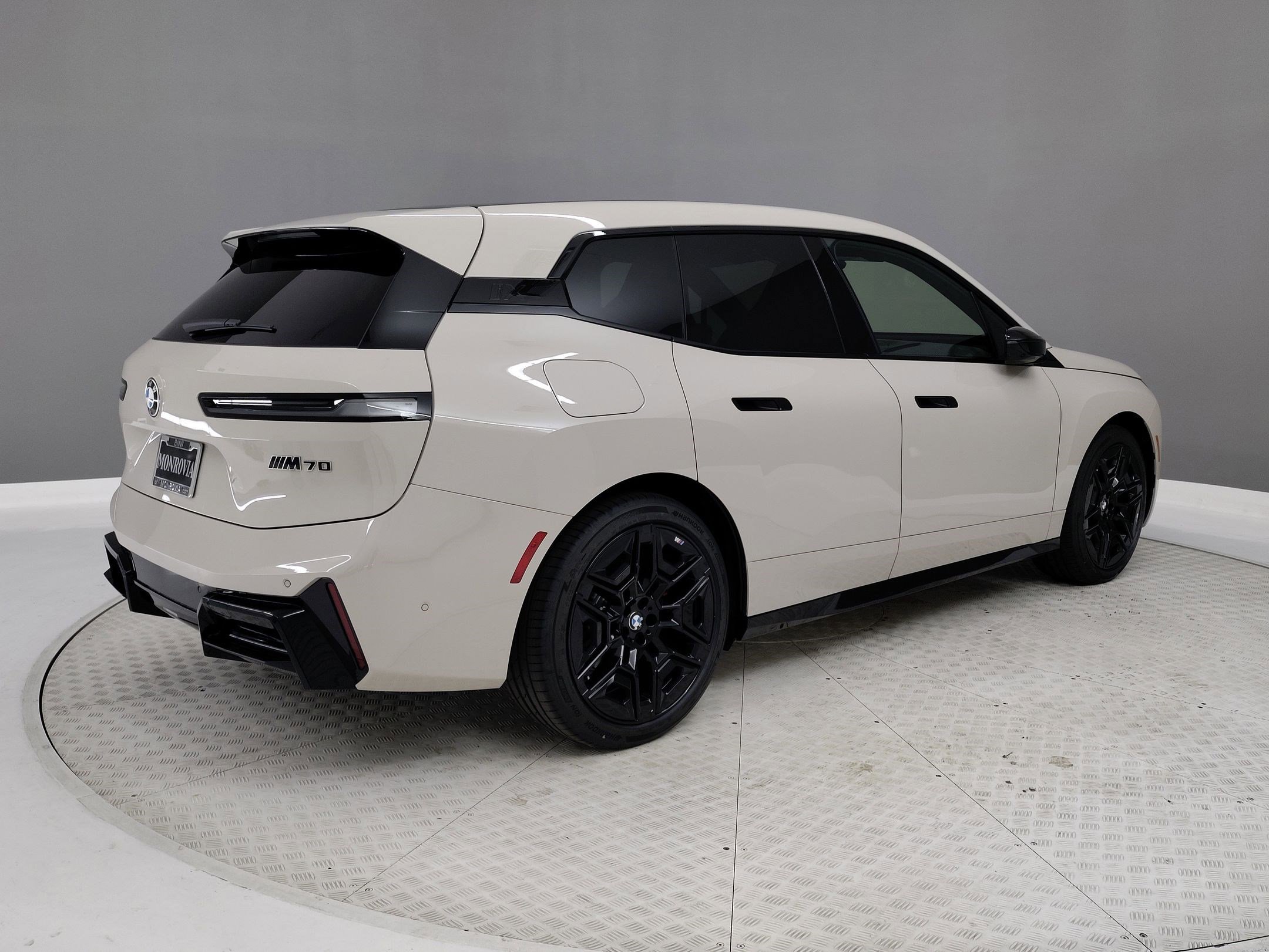 New 2026 BMW iX M70 image 6