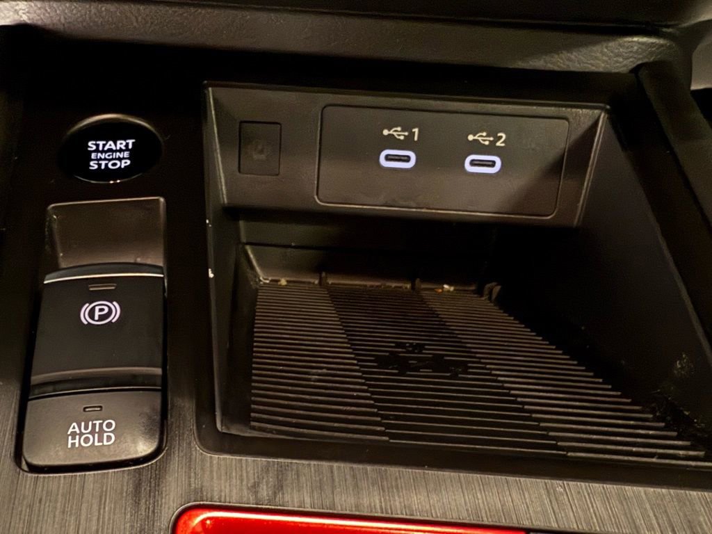 Used 2025 Nissan Kicks SR image 33