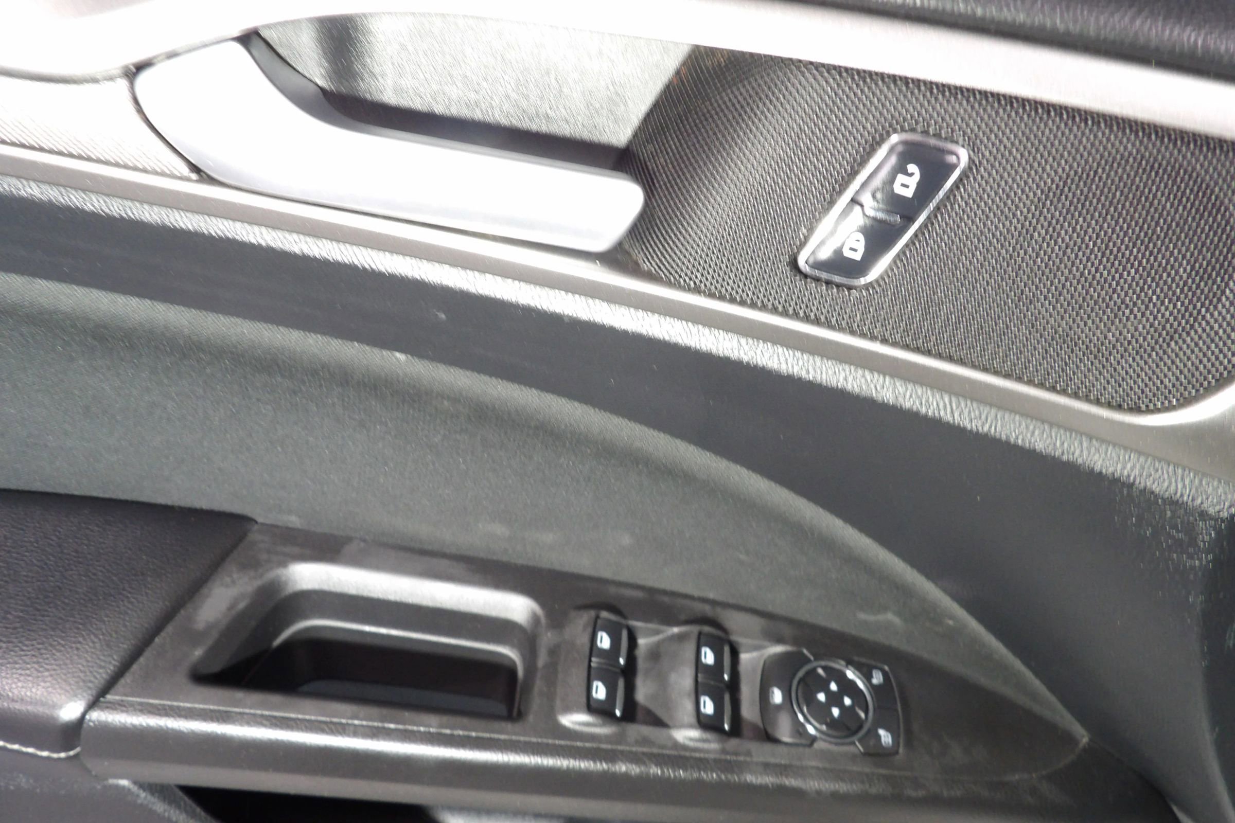 Used 2018 Ford Fusion SE image 8