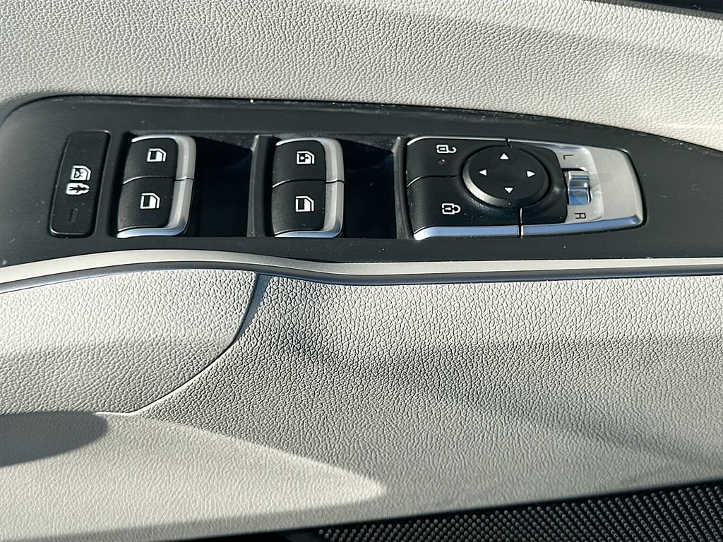 Certified 2025 Kia Sorento EX w/ Panoramic Sunroof Package FWD image 18