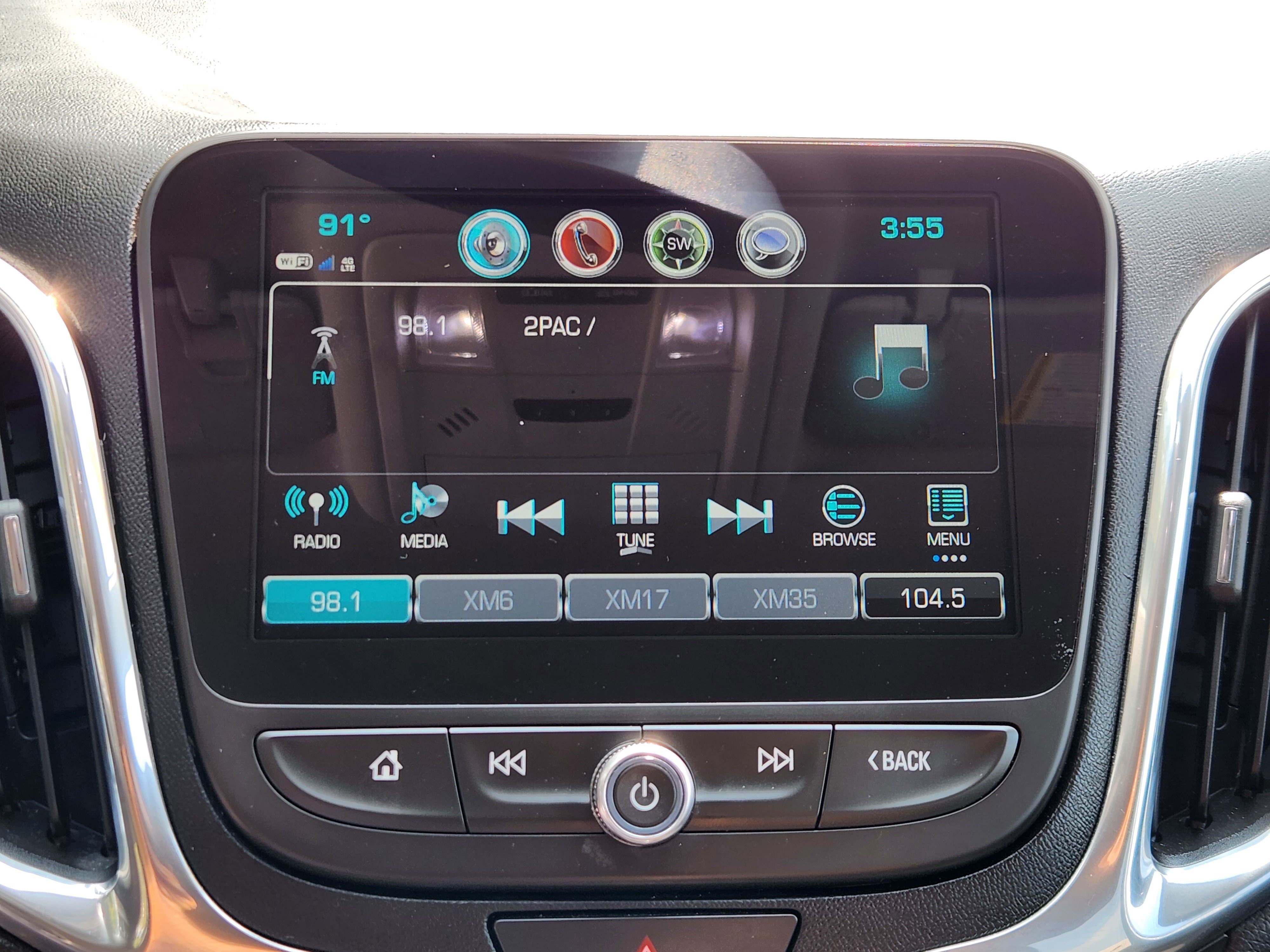 Used 2018 Chevrolet Equinox Premier FWD image 11