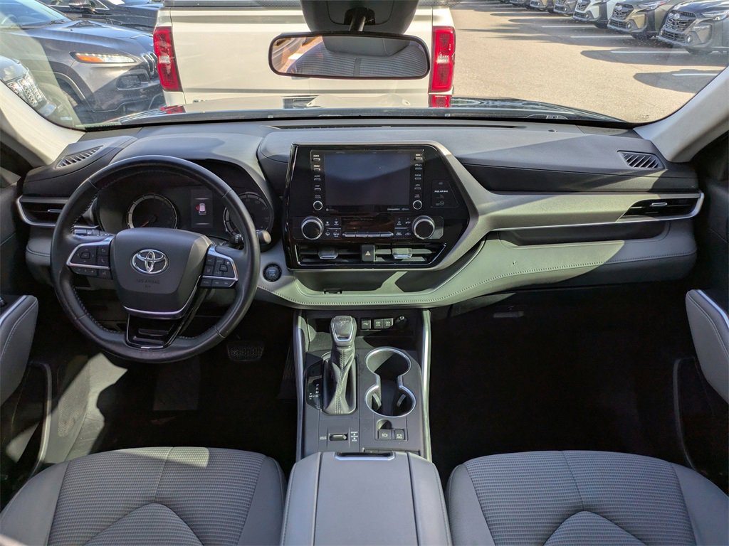 Used 2020 Toyota Highlander LE image 14