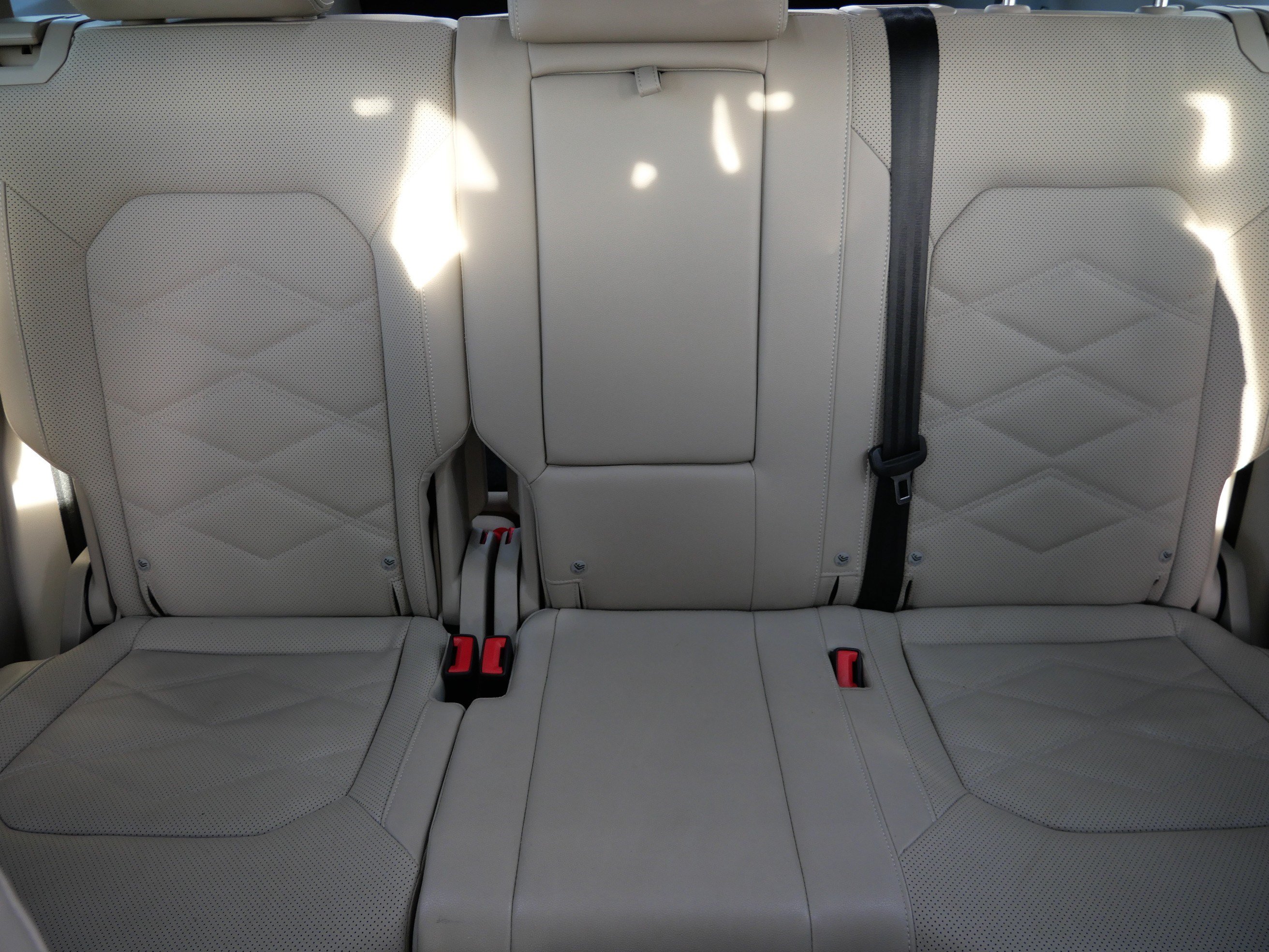 Certified 2024 Volkswagen Atlas SE w/ Panoramic Sunroof Package AWD/4WD image 13
