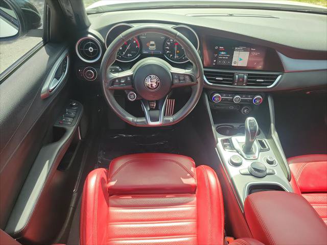 Used 2023 Alfa Romeo Giulia Veloce RWD image 11