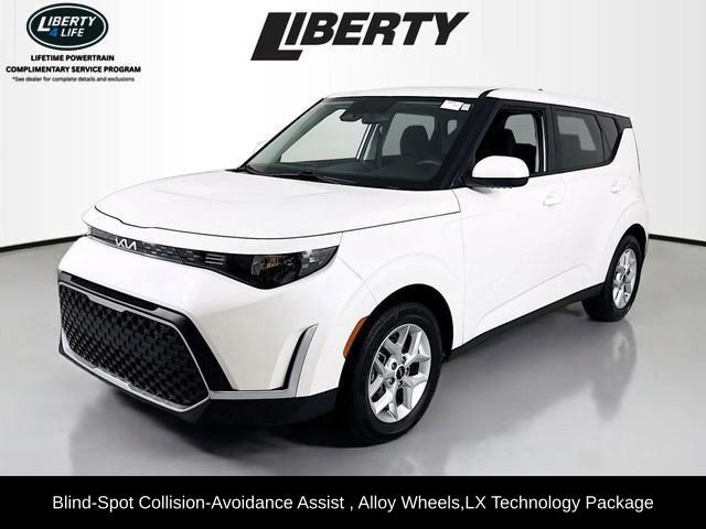 Used 2025 Kia Soul LX w/ LX Technology Package image 3