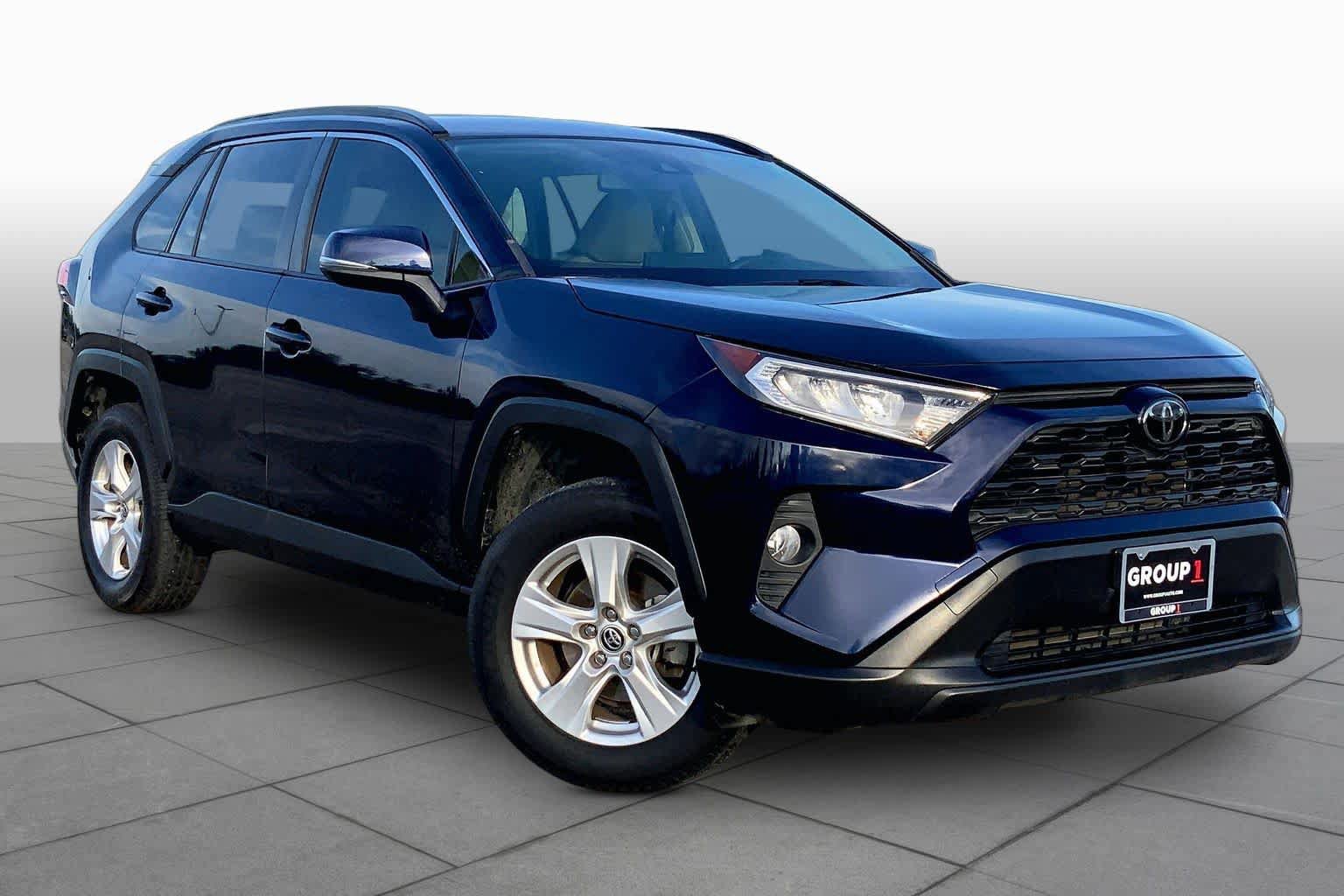 Used 2021 Toyota RAV4 XLE AWD/4WD image 3