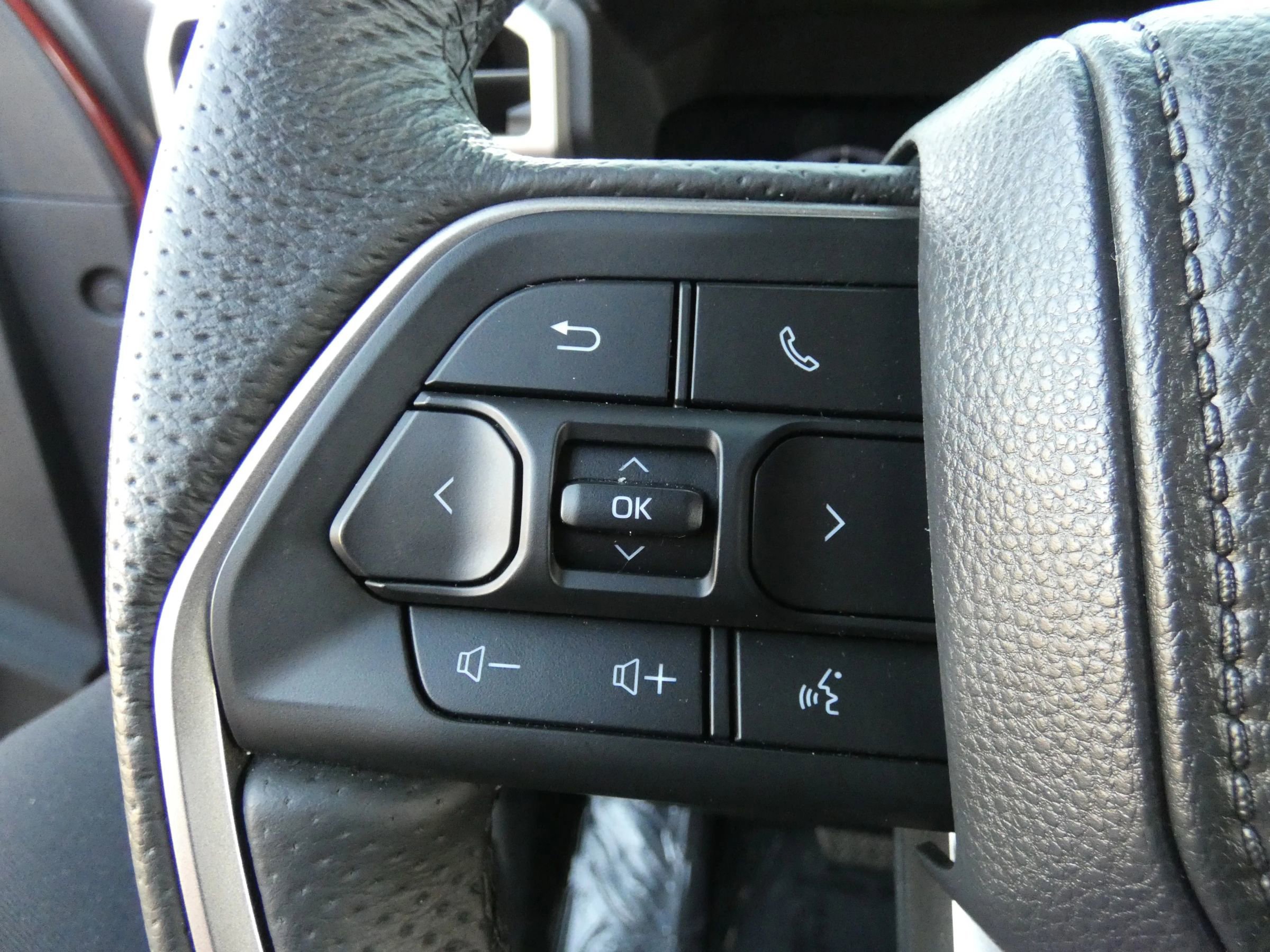 Used 2025 Toyota Tacoma TRD Off-Road image 66