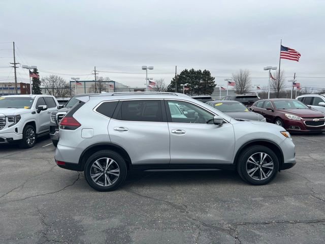 Used 2019 Nissan Rogue SV w/ Premium Package AWD/4WD image 4