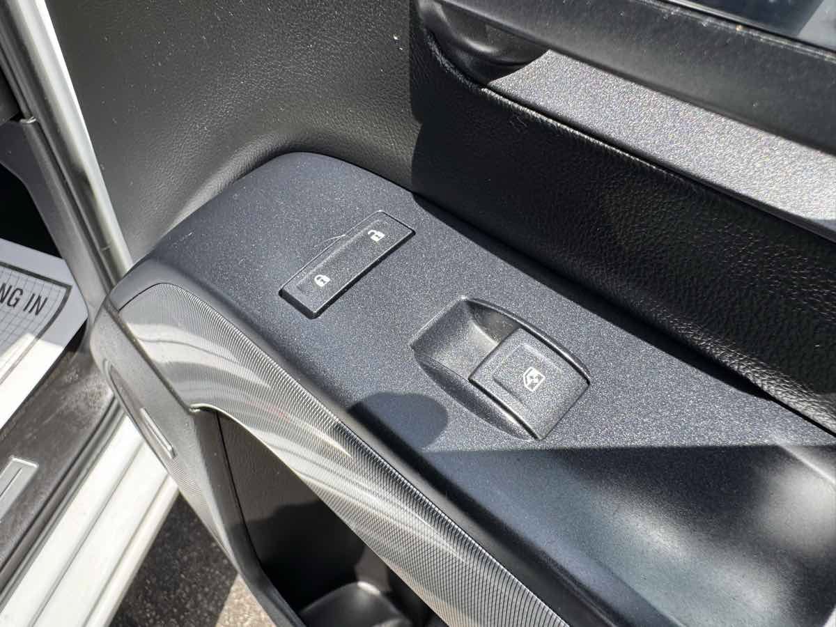 Used 2018 Chevrolet Silverado 1500 LT w/ All Star Edition AWD/4WD image 31