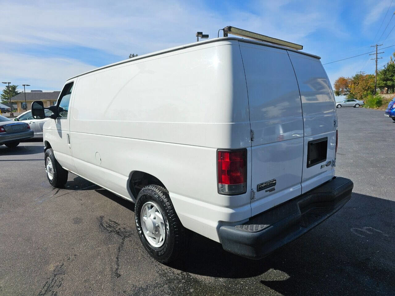 Used 2014 Ford E-250 and Econoline 250 E 250 3dr Cargo Van w/ Commercial Cargo Van Package image 5