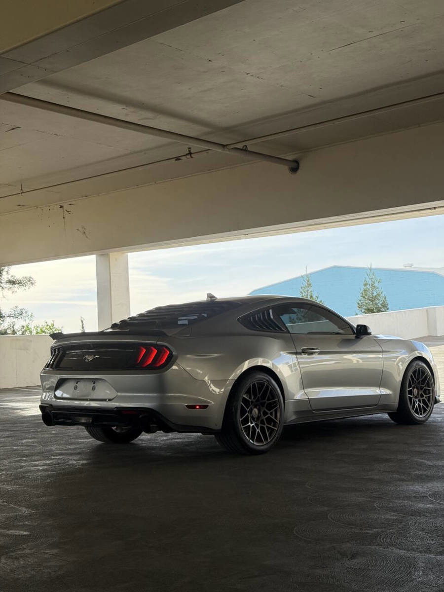 Used 2021 Ford Mustang Coupe image 7