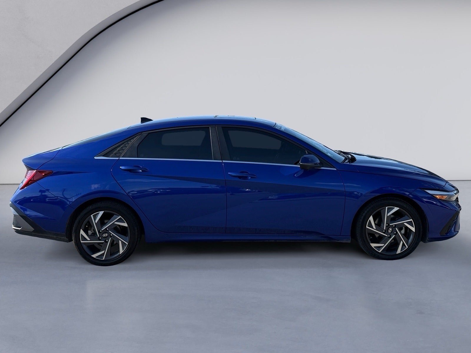 Used 2024 Hyundai Elantra Limited FWD image 6