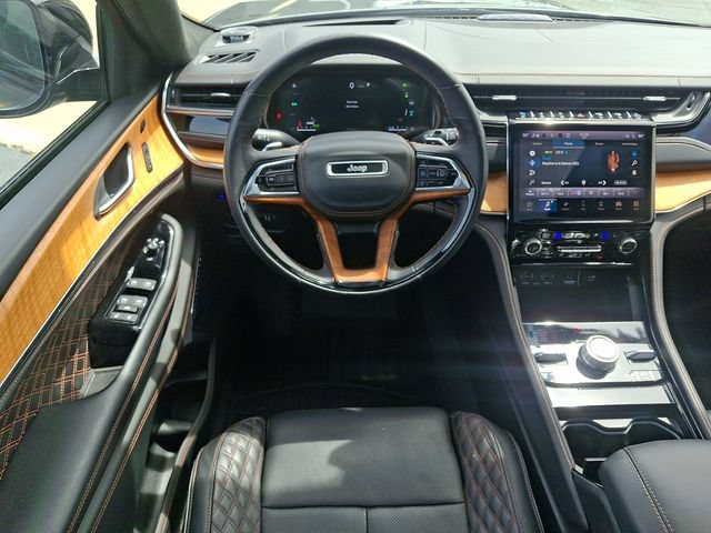Used 2022 Jeep Grand Cherokee Summit AWD/4WD image 11