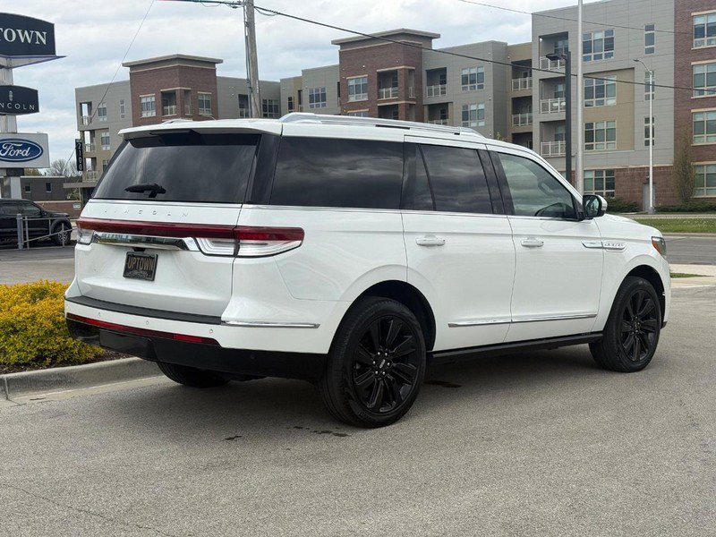 Certified 2024 Lincoln Navigator Reserve AWD/4WD image 3