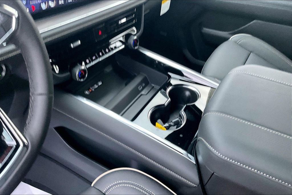 New 2025 Chevrolet Suburban Premier w/ Sun And Tow Package image 23