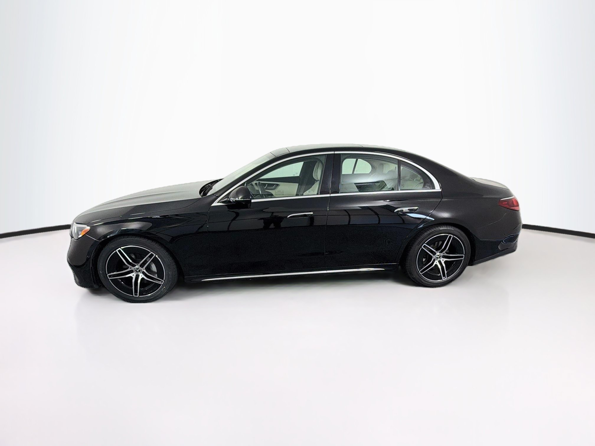 Used 2025 Mercedes-Benz E 350 Sedan w/ Winter Package image 4