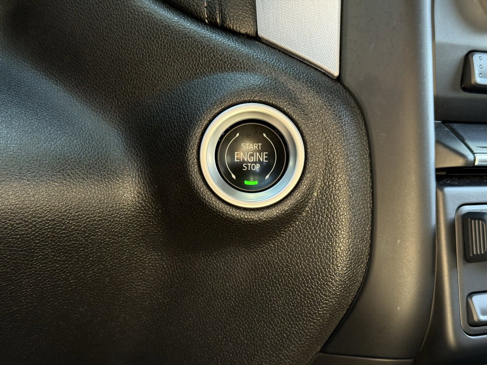 Used 2020 GMC Sierra 1500 SLT w/ SLT Premium Package image 23