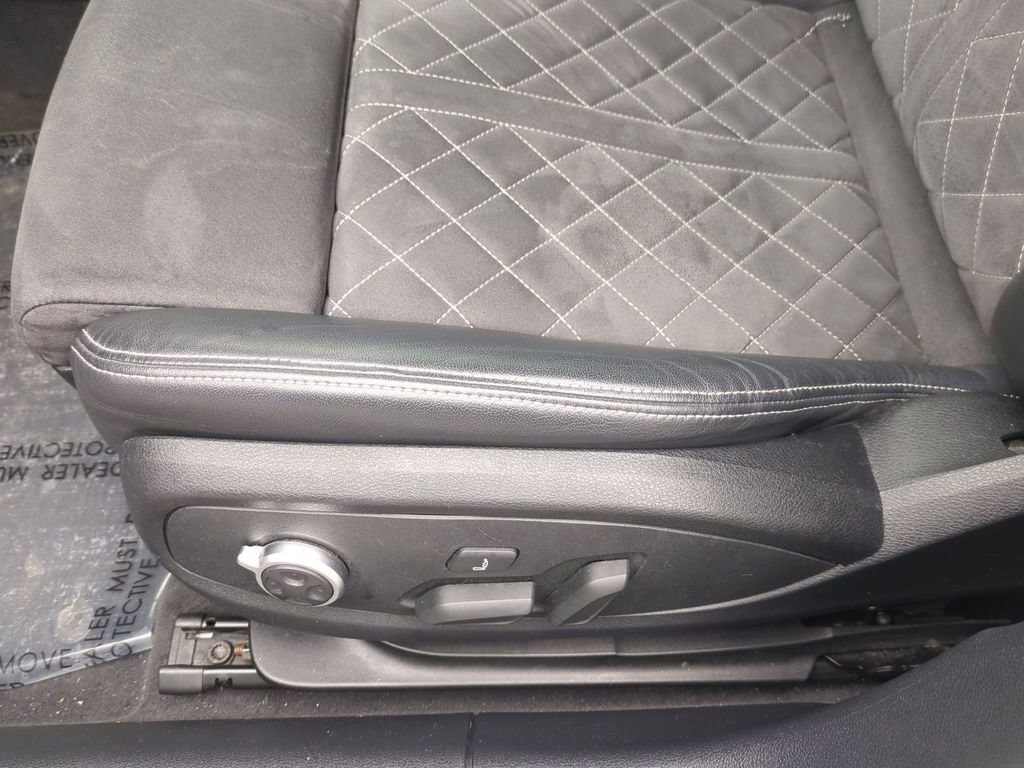 Used 2023 Audi S4 Premium Plus w/ Premium Plus Package image 15