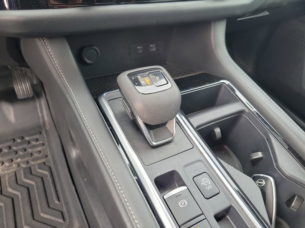 Used 2024 Nissan Pathfinder SV FWD image 25