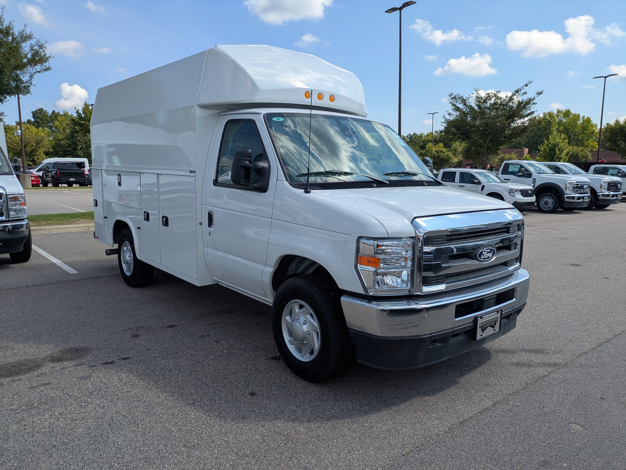 New 2027 Ford E-350 and Econoline 350 Super Duty w/ Power Equipment Group RWD image 2