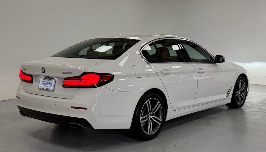 Used 2021 BMW 530i xDrive w/ Premium Package image 4