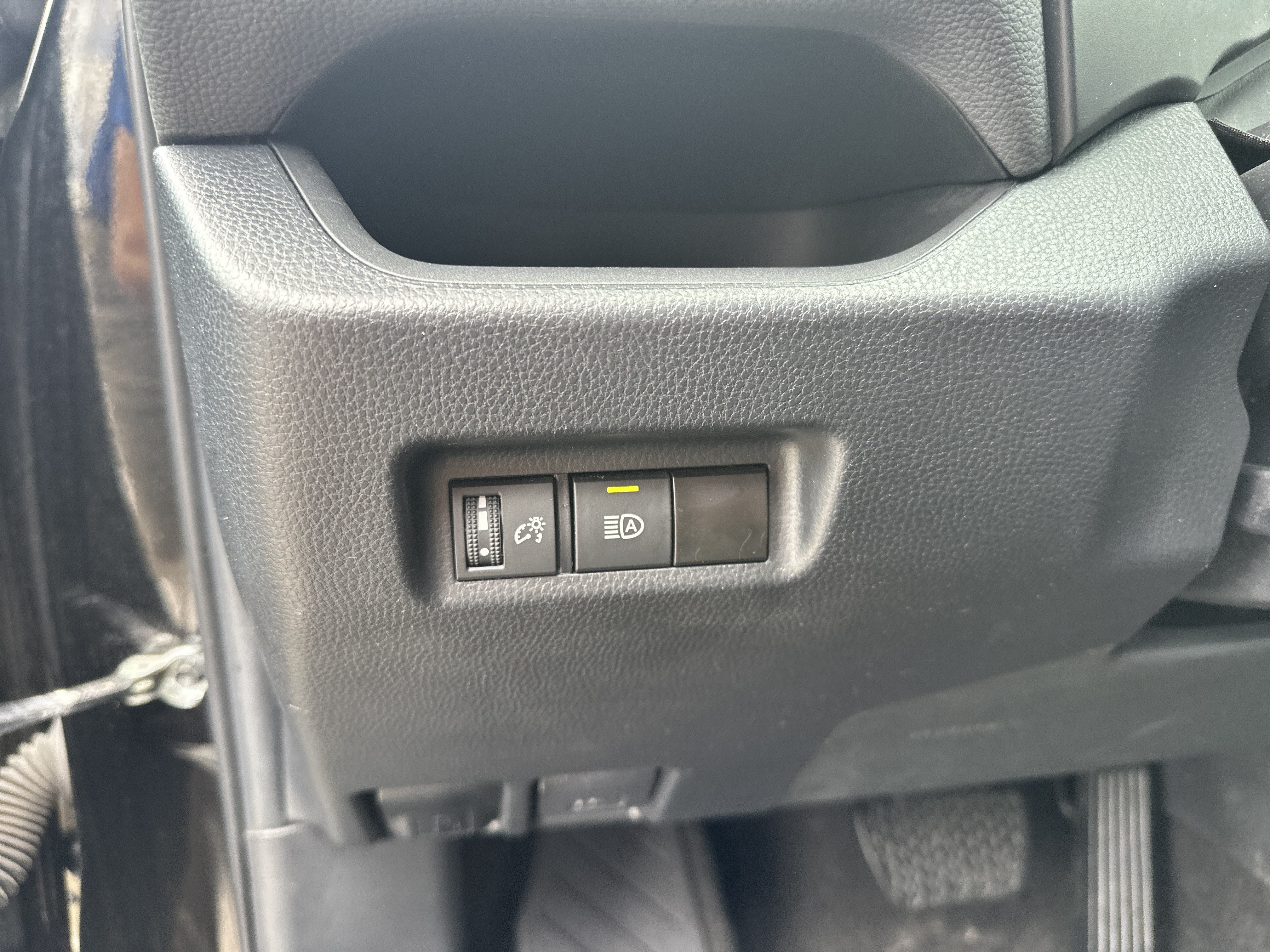 Used 2023 Toyota RAV4 XLE AWD/4WD image 14
