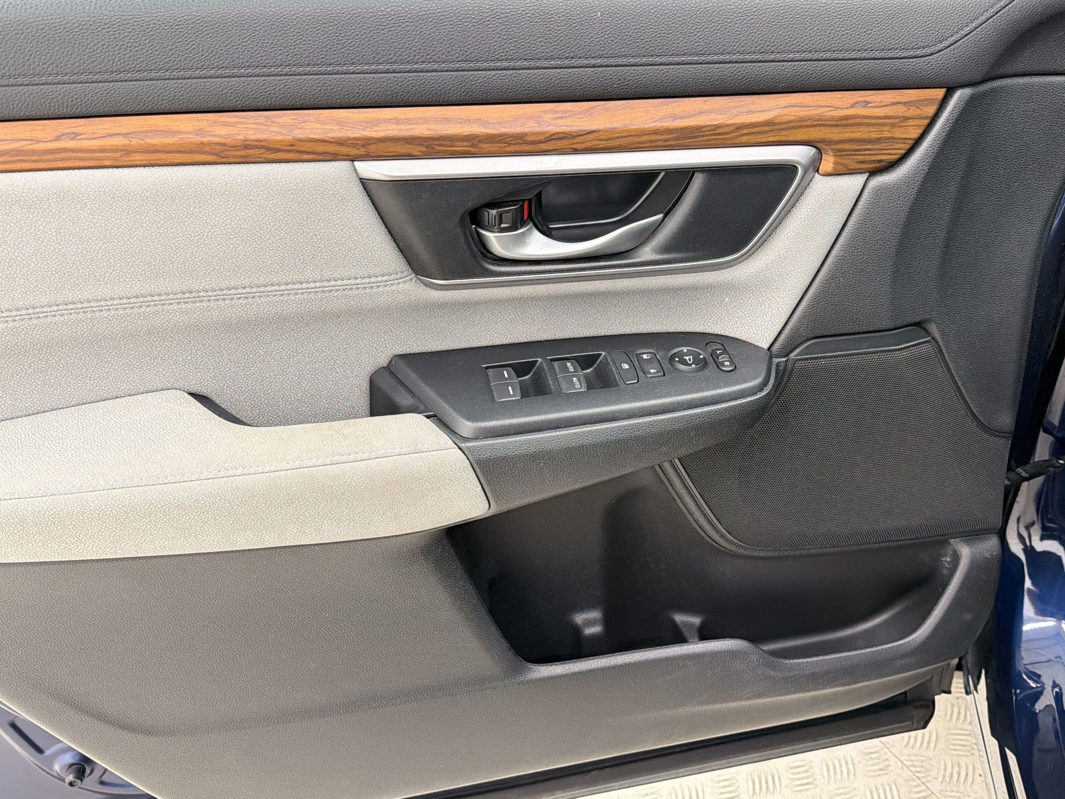 Used 2019 Honda CR-V EX image 12