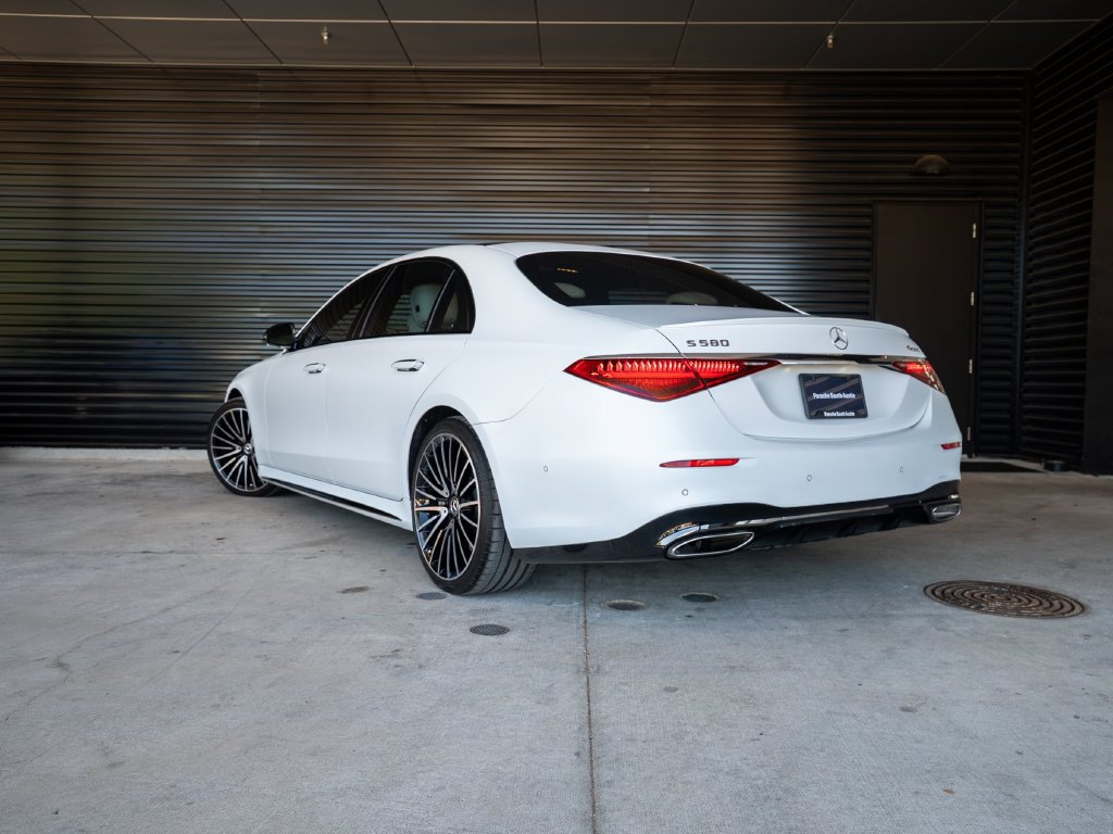 Used 2024 Mercedes-Benz S 580 4MATIC Sedan image 3