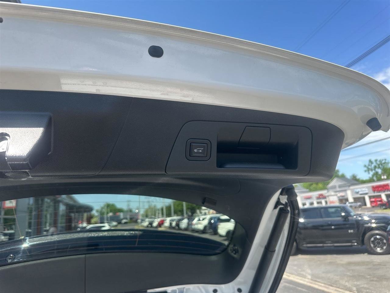 Used 2022 Buick Envision Preferred FWD image 19