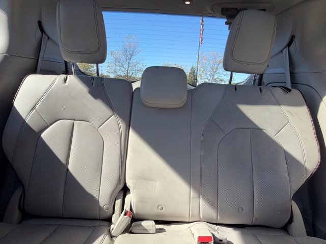 Used 2017 Chrysler Pacifica Limited w/ Advanced Safetytec Group FWD image 31
