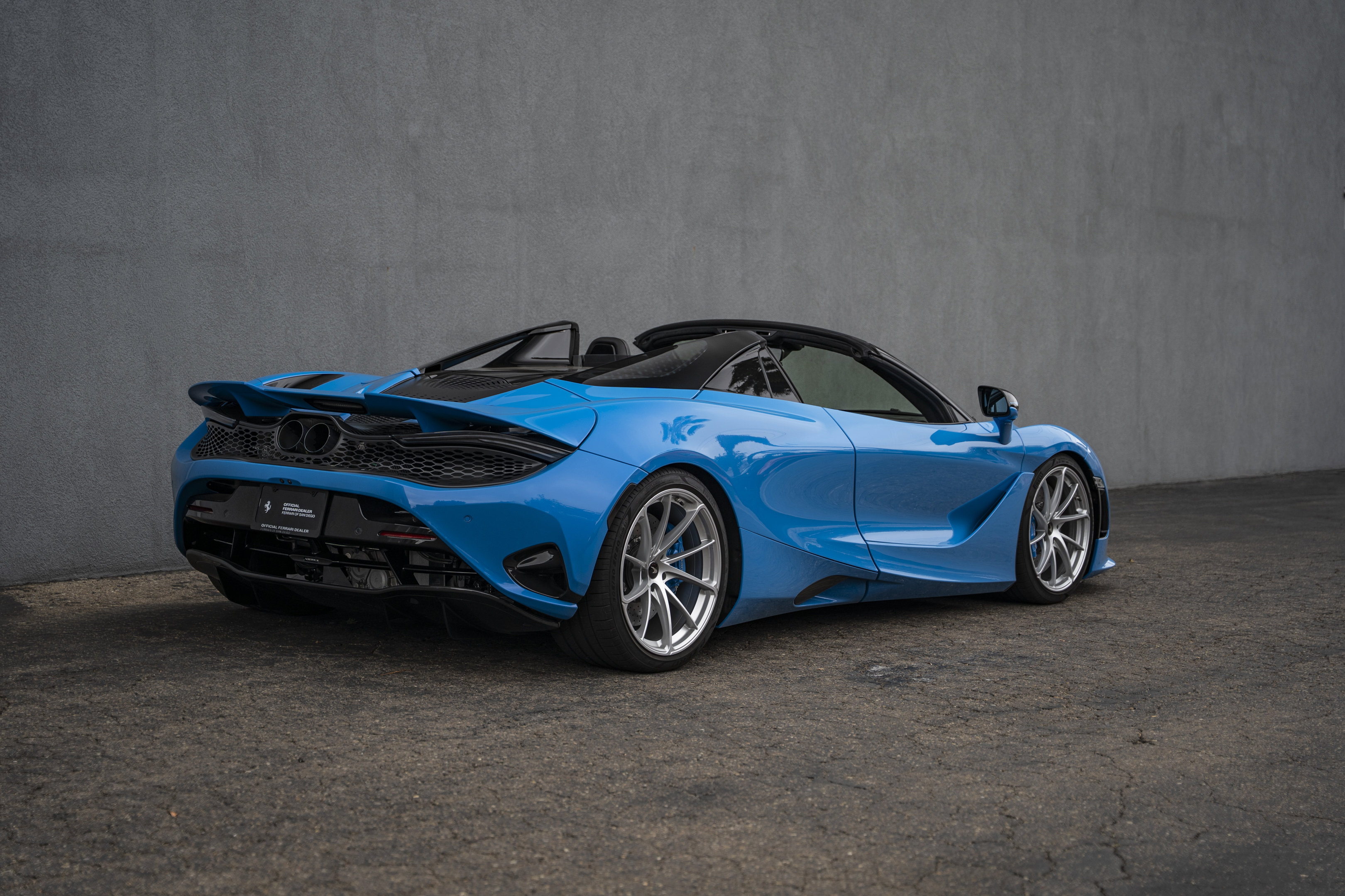 Used 2026 McLaren 750S Spider RWD image 5
