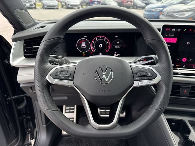 New 2026 Volkswagen Tiguan SE R-Line FWD image 17