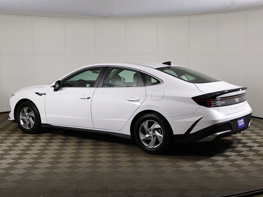 Certified 2025 Hyundai Sonata SE image 7