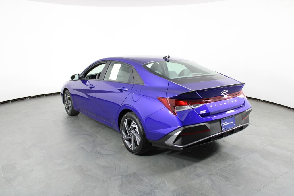 Certified 2025 Hyundai Elantra Sport image 4