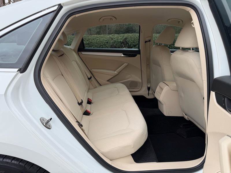 Used 2017 Volkswagen Passat 1.8T S image 27