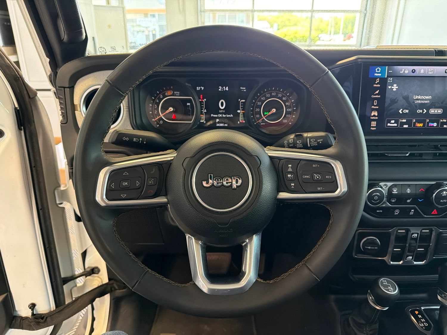 Used 2024 Jeep Wrangler Unlimited Sahara AWD/4WD image 19