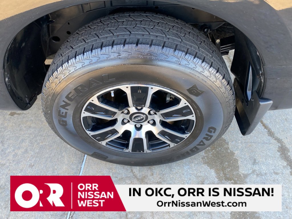 Used 2024 Nissan Titan SV w/ SV Convenience Package image 9
