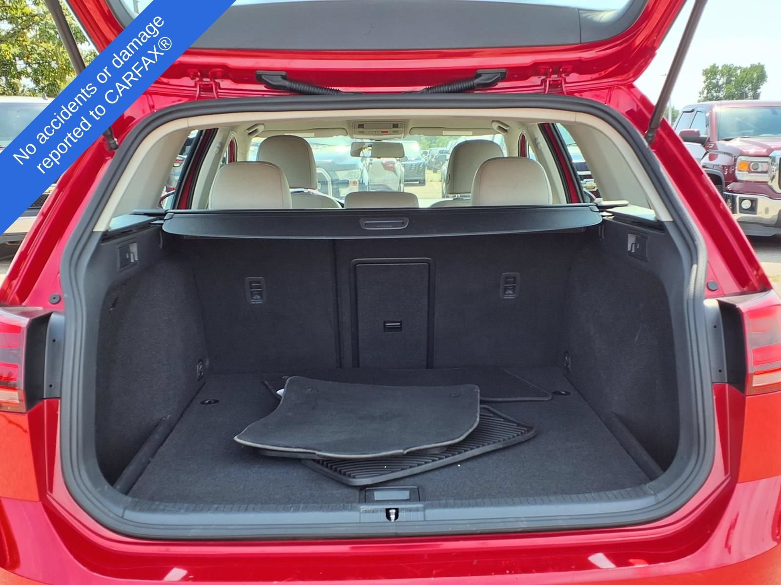 Used 2017 Volkswagen Golf Alltrack S AWD/4WD image 13