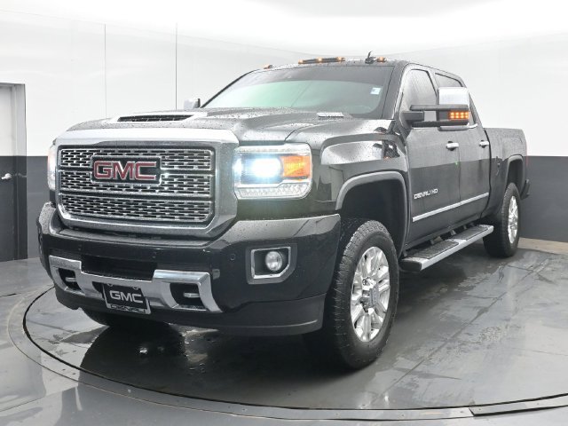 Used 2019 GMC Sierra 3500 Denali w/ Duramax Plus Package AWD/4WD image 10