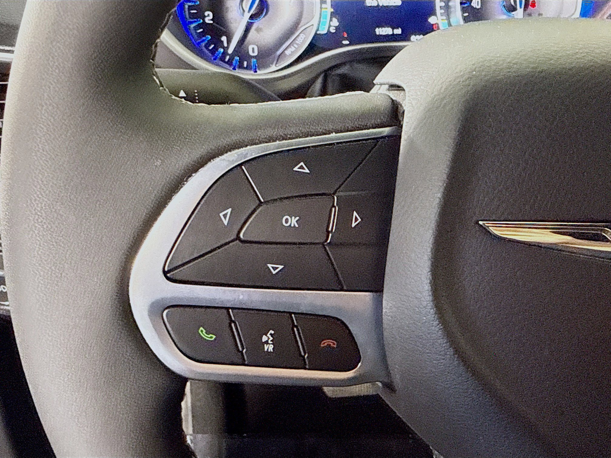 Used 2026 Chrysler Pacifica Select image 14